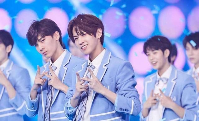  公然|人气团出道即雪藏，成员公然互撕，他是断层C位却没有姓名