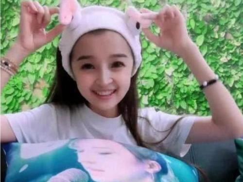  孩子的身高|130cm“袖珍女孩”走红，长相甜美，身姿曼妙，网友：还以为有170