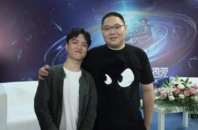 小龙|RNG无限火力五黑惩罚，小龙堡在线表白姿态：我能当你男朋友吗