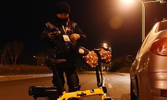  再加|土豪酒后掏800找代驾，小伙拿到车钥匙瞬间怂了：再加800我也不开