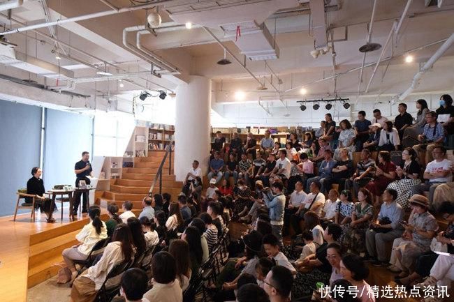 姜峰《走过青海》重庆分享会在精典书店举办