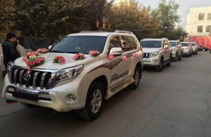 新郎|新娘结婚当天索要10万元下车费，新郎一个举动，哭晕在车上