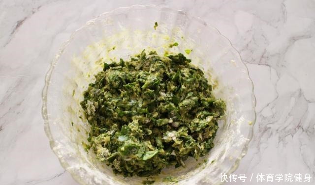  滴水|此菜抓紧时间吃，错过就要等明年，用来做蔬菜饼1滴水不加，真香