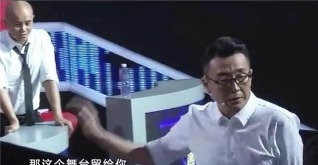  遁入空门|从金牌导师到遁入空门，乐嘉是如何把一手好牌打烂的？