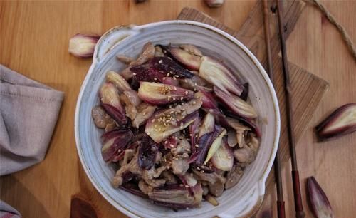 蔬菜|这野生蔬菜不打农药也没虫害,绿色健康、鲜嫩爽口,8月错过可就老了