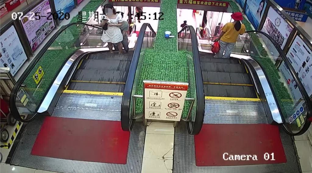 广州|广州一男子在商场偷拍女生裙底，没想到遇到了......