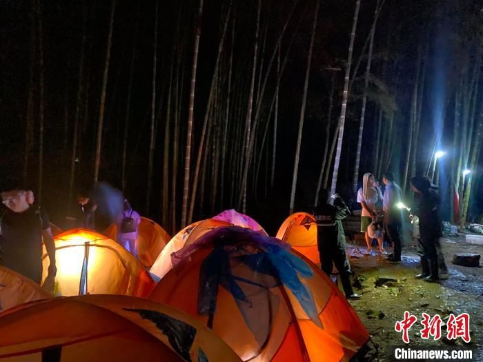 成功|台风夜大山峡谷3小时拉网搜寻 成功找寻劝退32名驴友