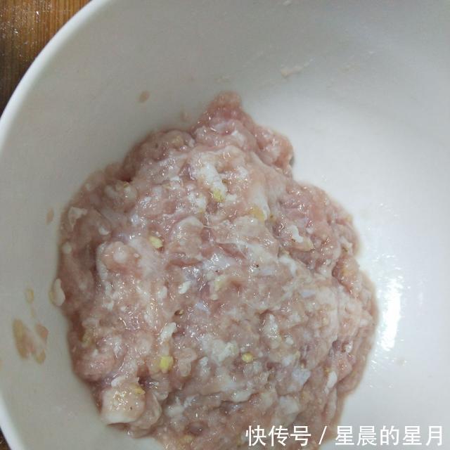  加盐|做鲜肉馄饨，不要只加盐！多加点“它”，肉馅香嫩，做早餐最合适