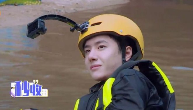  得逞|王一博《天天》偷袭女导！得逞后坏笑，怼脸拍妆容全部花了