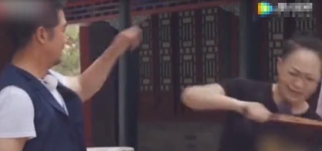  动手|宋丹丹当众大声呛张国立？张国立秒变脸直接动手，宋丹丹险被推倒
