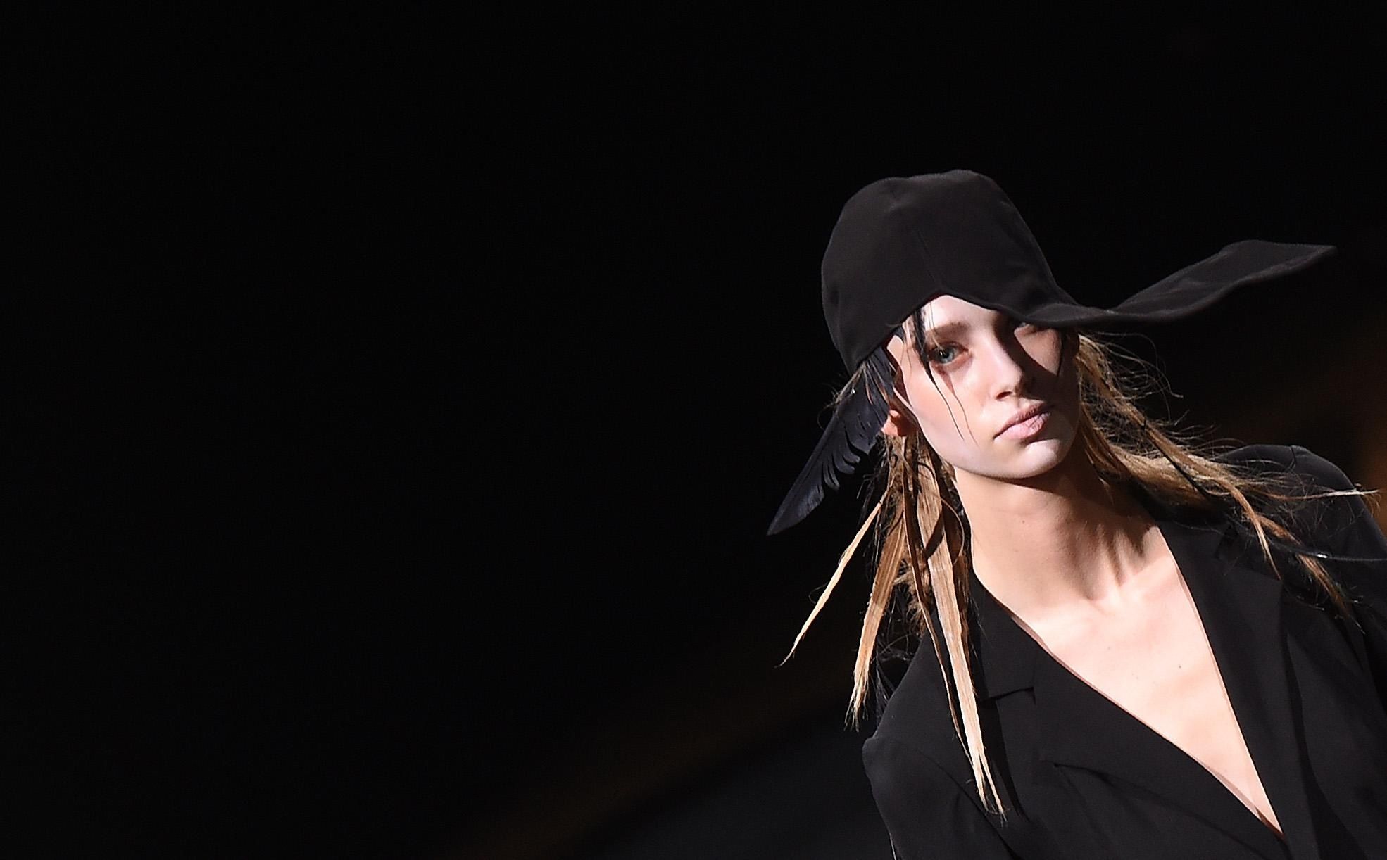  春夏|巴黎时装周：山本耀司发布春夏新品成衣