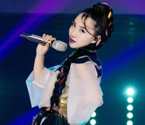  哥哥|阿朵助阵哥哥团不料把现场变成个人主场，个人solo引热议