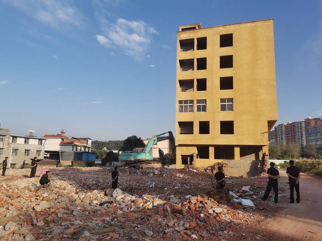 拆除|非法买卖土地建房卖房 西昌市依法进行拆除