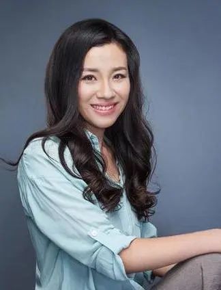 嫁入|26岁获得影后,北影校花,却遭大23岁导演抛弃,今嫁入豪门成赢家
