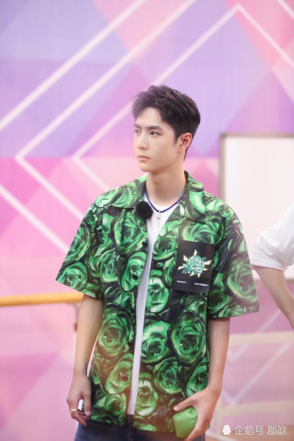  帅气|朱朝阳扮演者喜欢王一博，追问为什么喜欢王一博，网友：意料之中