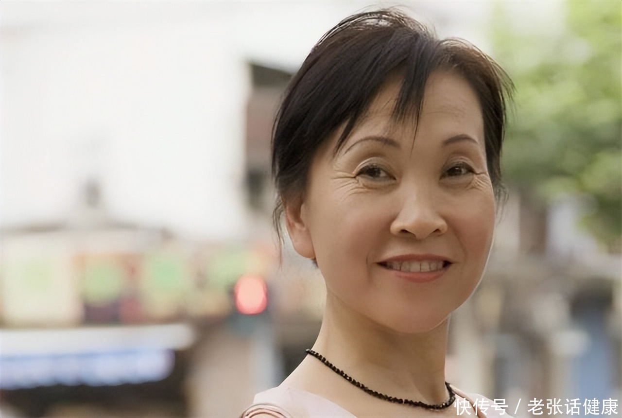 女人50岁以后，若是不想惹上“老人味”，这些“恶习”要尽量改掉2023