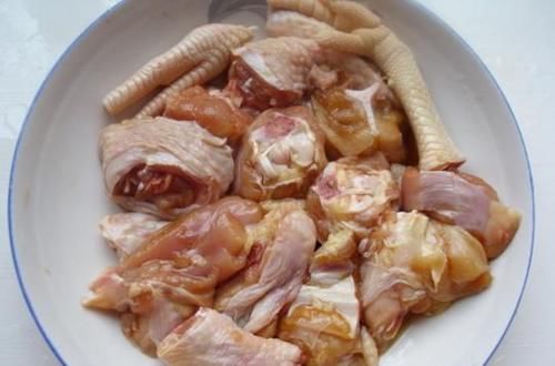 榴莲|榴莲煲鸡是用榴莲肉还是榴莲壳？别再用错了，这样煲汤才营养美味