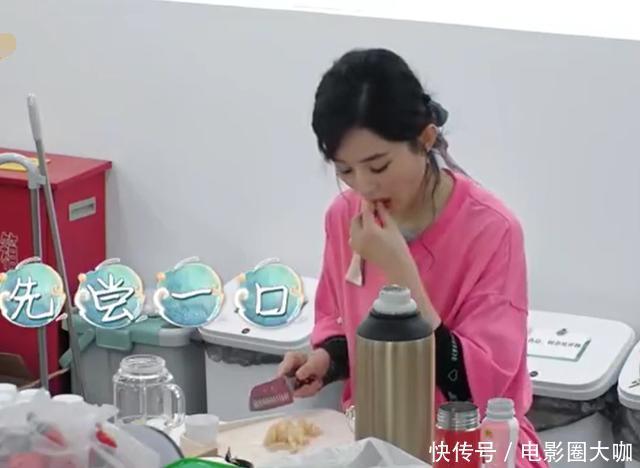 赵丽颖|《中餐厅》热播,赵丽颖"惨遭报复",合伙人这个表现超暖心