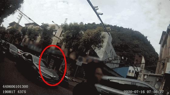 威胁|顺德一男子持刀威胁民警,这下摊上事了……