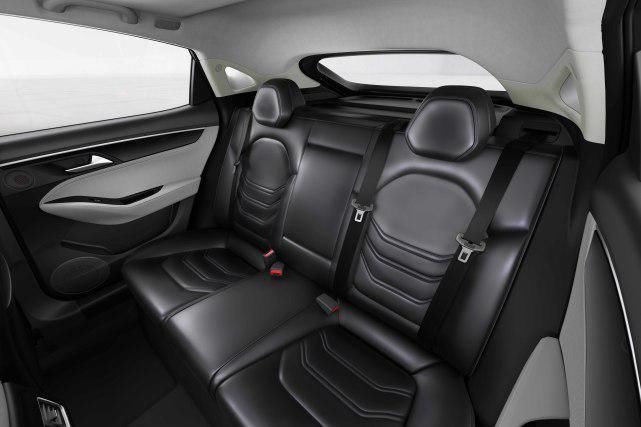  腰间盘|比腰间盘还突出，10万元落地的家轿还能这么玩？