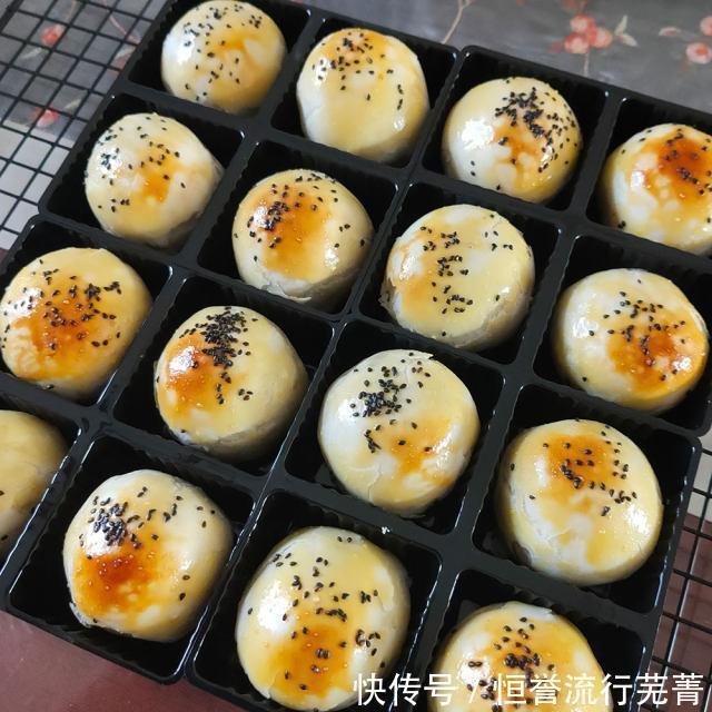 蛋黄|蛋黄酥,自己做的吃着更健康