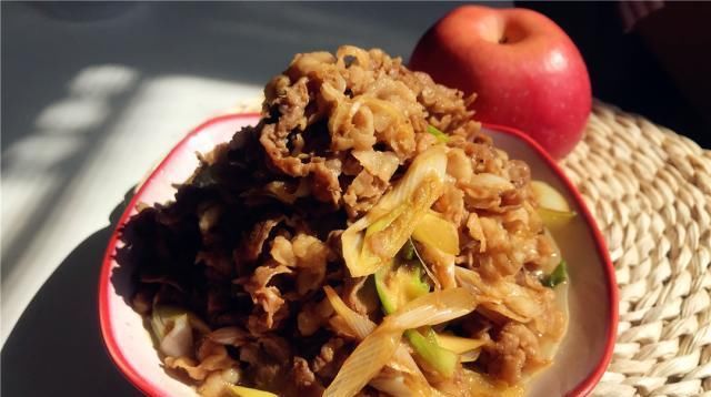 回味无穷|羊肉这么做，几分钟就出锅，鲜香不膻，回味无穷