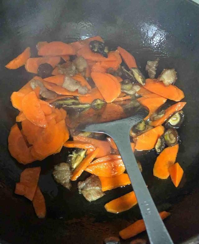 吃得起|“天然护肝王”终被发现，2元能炒一大盘，家家户户吃得起！