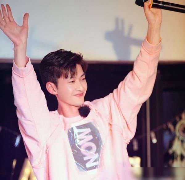  张翰|张翰音乐餐厅的开张非常受欢迎