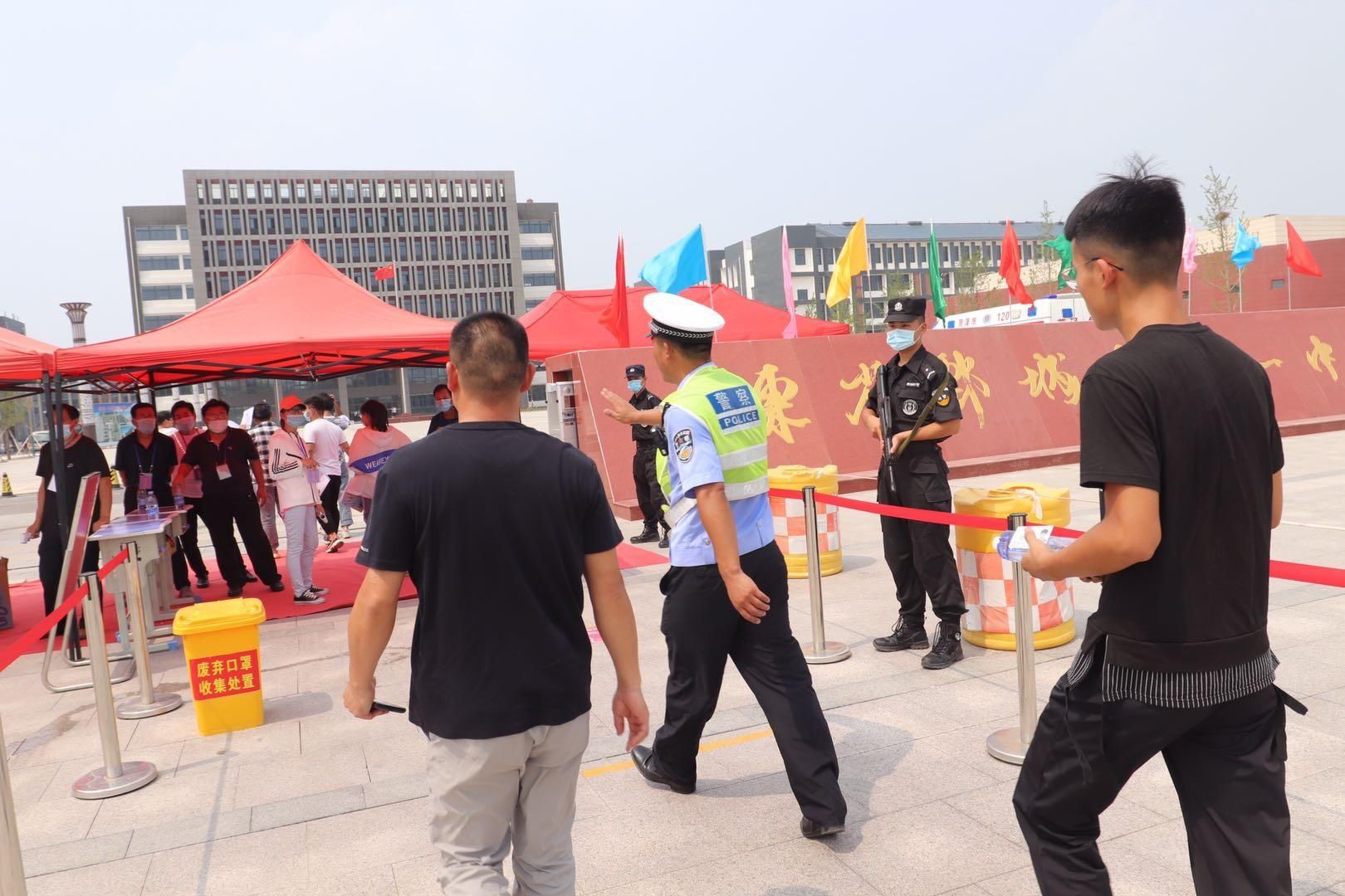  丢失|视频︱入场时才发现身份证丢失！交警一路疾驰一路汗水