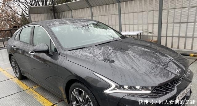 宝马|15万能开出35万的气场,比宝马5系还漂亮,B级车颜值扛把子