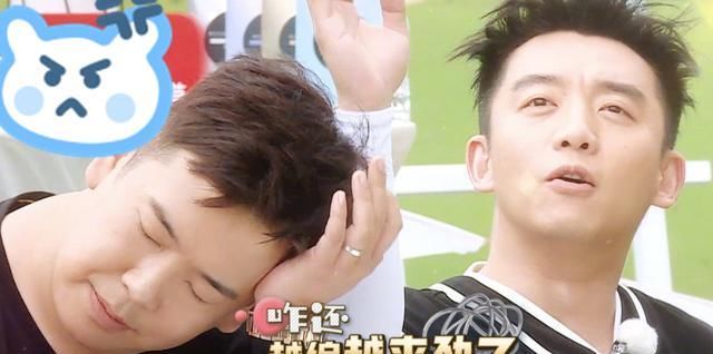  郑恺的助理|跑男的助理都长啥样？baby郑恺的正常，看到蔡徐坤的：粉丝变心了