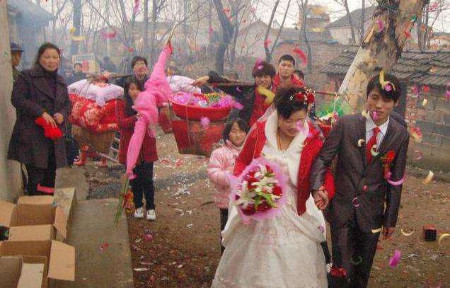 女儿|爱情的筹码!一位45岁妈妈发话:没有20万彩礼,休想娶我女儿