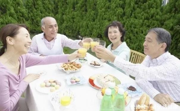 含钾的食物和水果一览表(含钾是香蕉12倍！三伏天吃它，一补钾、二通便，三排毒，乐过夏)