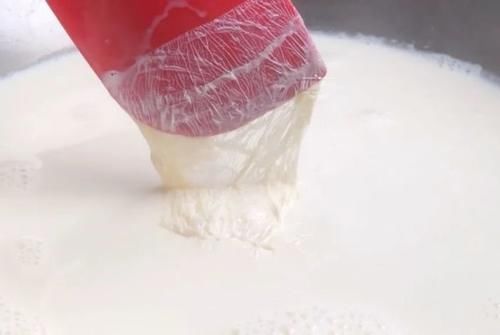  鹅妈妈钛晶|一杯能嚼着吃的奶茶，香浓丝滑，不含一点儿添加剂