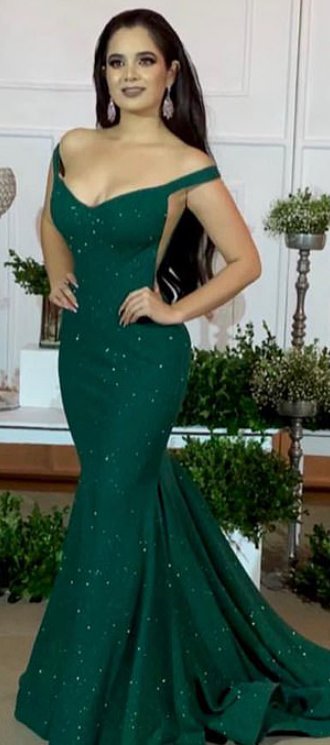 叶斯尼亚|24岁女模特购物时被绑架，一个月后警方在乱葬坑里发现她的尸骨