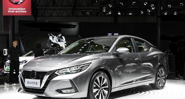  自带|公认的“家轿之王”，自带沙发座椅，配CVT油耗低至4.9L