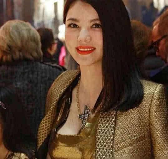 赵丽颖|身价过亿却从不炫富! 一套衣服穿好几年,出门只骑电动车