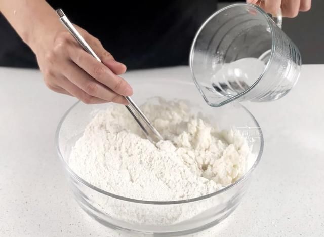  植物油|几个土豆，一碗面粉，成本不到5元，轻松搞定比肉夹馍还好吃