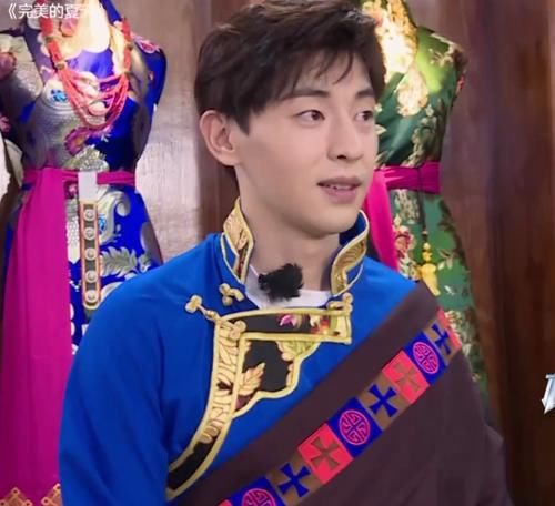  奇怪|邓伦被郭京飞说像个小姑娘，看到弹幕中的评价，关注点有点奇怪