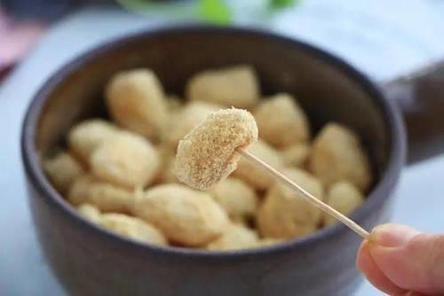  香甜|黄豆和糯米粉还能这样吃，一口一个，香甜软糯，满满的童年记忆