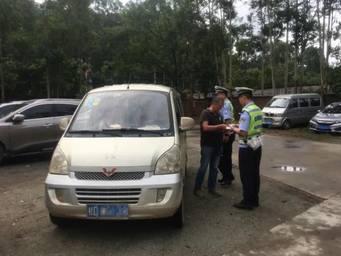  公安局交警|农村面包车丨别侥幸！超员“驶”不得，一个都不能多！