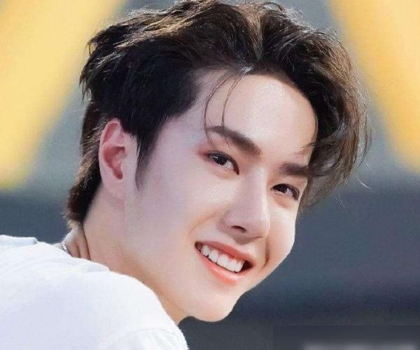  黄明昊|《快乐大本营》新人主持定黄明昊？先主持后拍戏，或成下个王一博