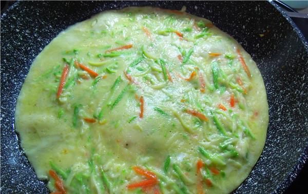  将胡萝卜|入秋后最爱这道菜，5元钱炒一大盘，晚餐吃它身材好！