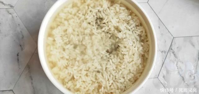 年糕|糯米粉开水烫一烫,比年糕做法还要简单,比糍粑好吃