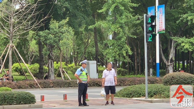 开罚单|柳州交警将严查电动车和行人闯红灯,违法就开罚单