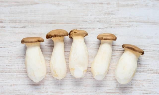 类似杏仁|怎样挑杏鲍菇呢，选择杏鲍菇有哪些误区