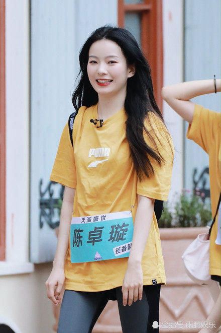  小编|硬糖少女303正式成团，徐艺洋只关注两人，姜贞羽陈卓璇姐妹情深