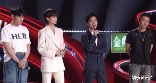  不少网友|《好声音》发布会惹争议：华少被换，主持人惹众怒，李健拒绝换位置
