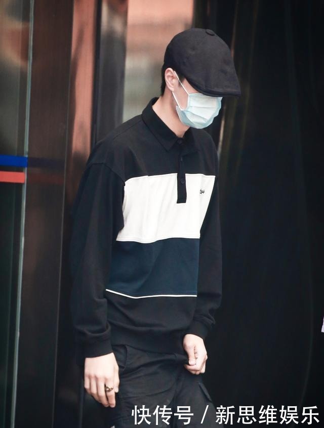 来自|王一博结束《天天向上》录制下班 来自靓仔的心动狙击注视