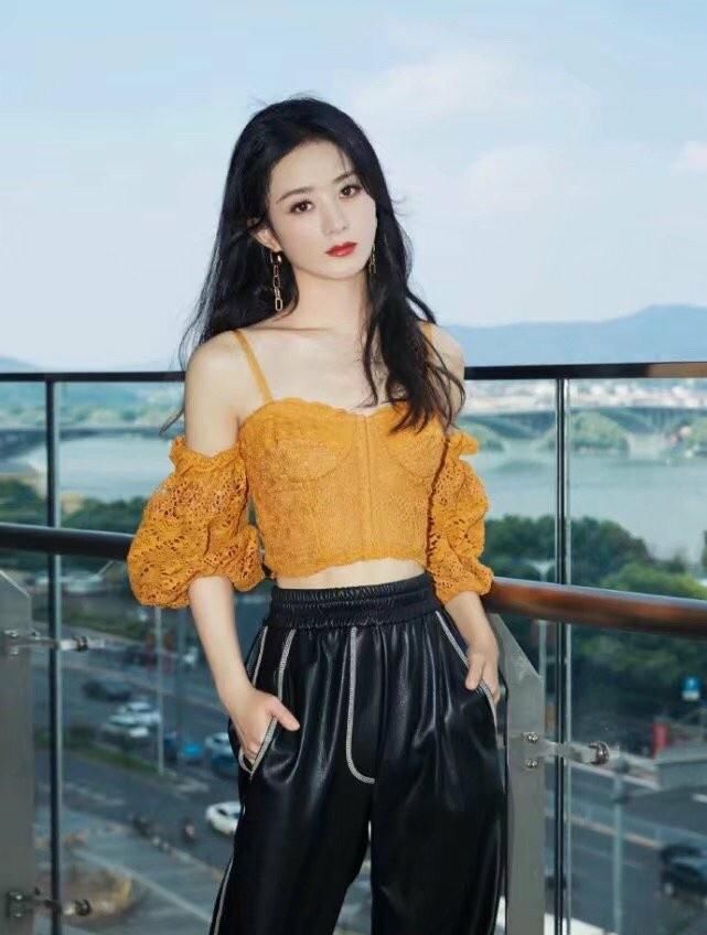  刘宇宁|《中餐厅》发布会无修图公开，黄晓明赵丽颖刘宇宁同框赵丽颖无修图白到发光